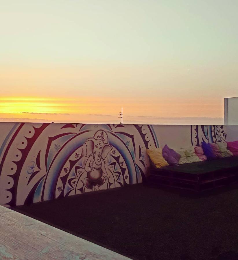 Arthouse Surf Ericeira Hotel Bagian luar foto